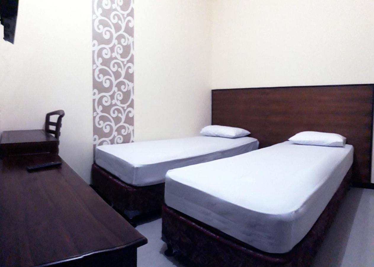 Hotel Pelangi Indah Semarang Exterior photo