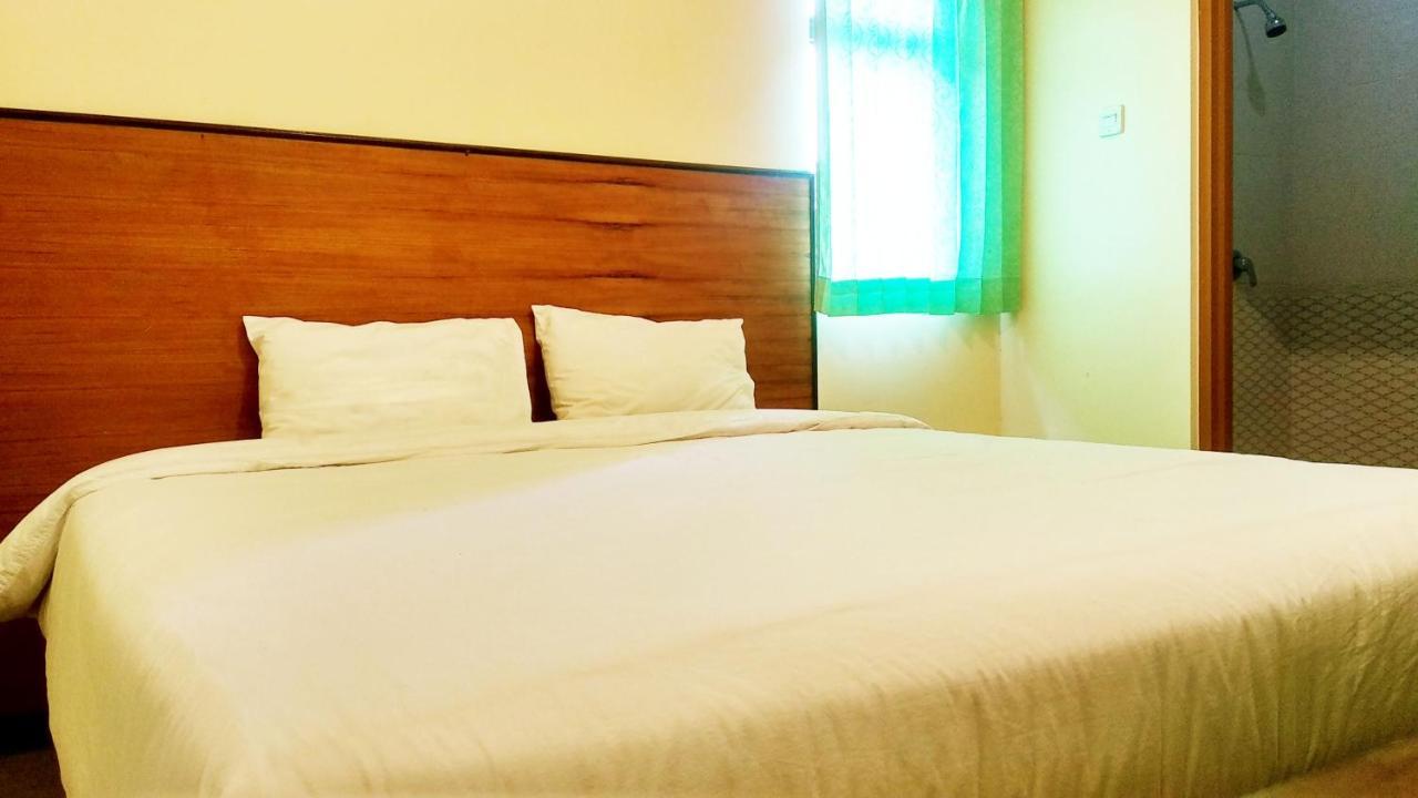 Hotel Pelangi Indah Semarang Exterior photo