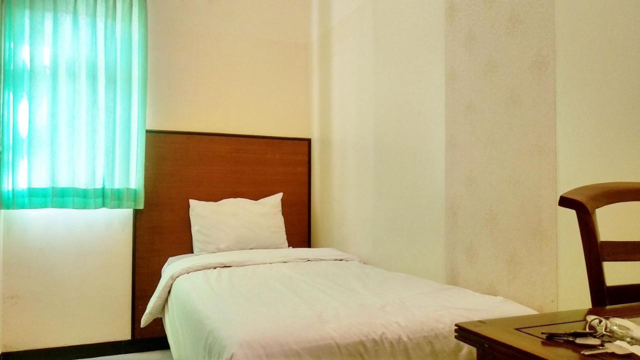 Hotel Pelangi Indah Semarang Exterior photo