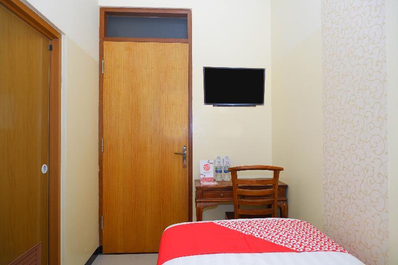Hotel Pelangi Indah Semarang Exterior photo